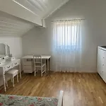 Apartament 90m2 Ruhige Und Lichtdurchflutete 3 Duplexwohnung In Altperlach *
