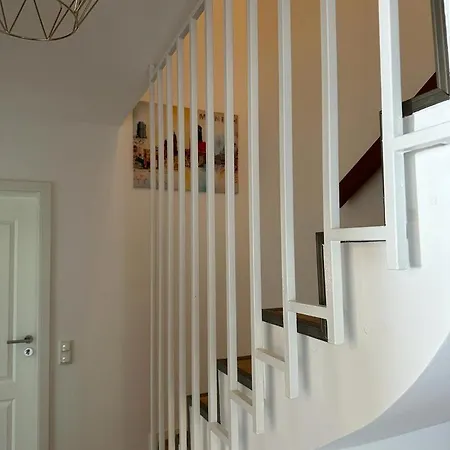 Apartman 90m2 Ruhige Und Lichtdurchflutete 3 Duplexwohnung In Altperlach