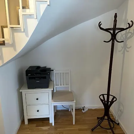 90m2 Ruhige Und Lichtdurchflutete 3 Duplexwohnung In Altperlach Apartman