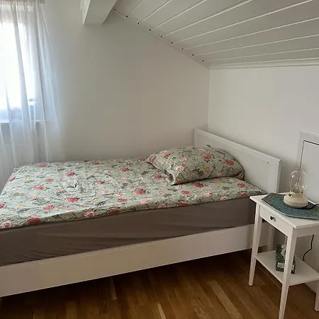 Helle 90 M2 Duplexwohnung Ruhig & Lichtdurchflutet In