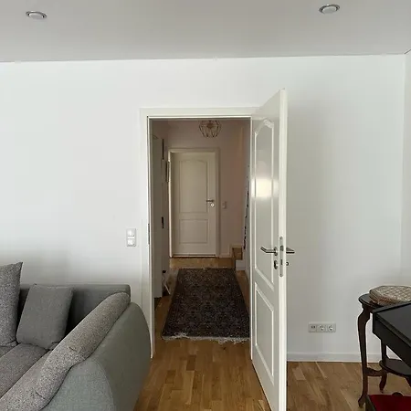 90m2 Ruhige Und Lichtdurchflutete 3 Duplexwohnung In Altperlach Apartman