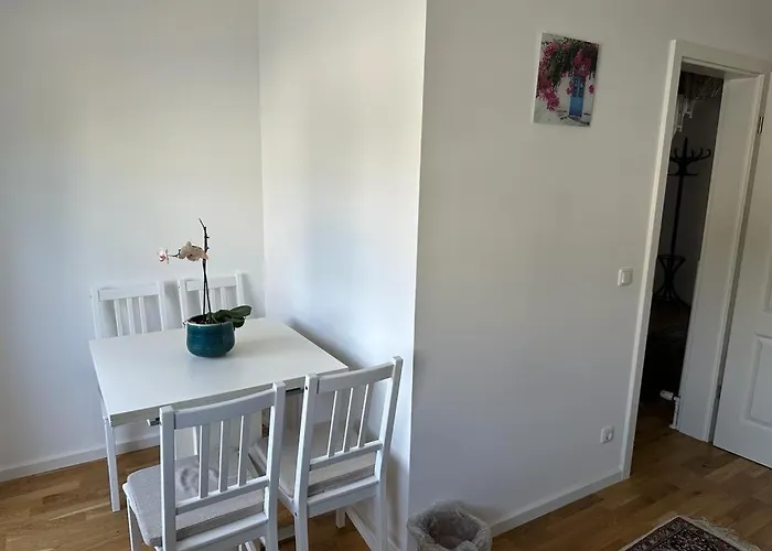 Διαμέρισμα 90m2 Ruhige Und Lichtdurchflutete 3 Duplexwohnung In Altperlach *