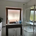 90m2 Ruhige Und Lichtdurchflutete 3 Duplexwohnung In Altperlach アパート ミュンヘン