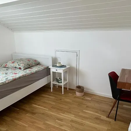 90m2 Ruhige Und Lichtdurchflutete 3 Duplexwohnung In Altperlach * מינכן