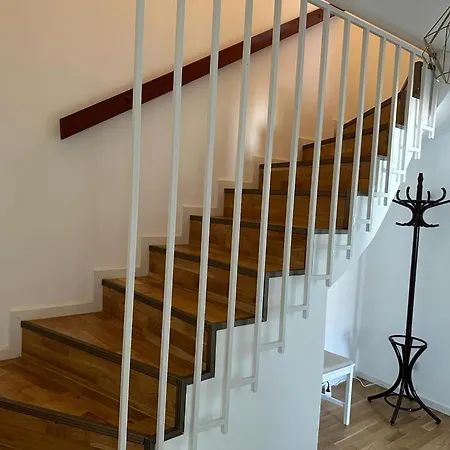 Apartament 90m2 Ruhige Und Lichtdurchflutete 3 Duplexwohnung In Altperlach