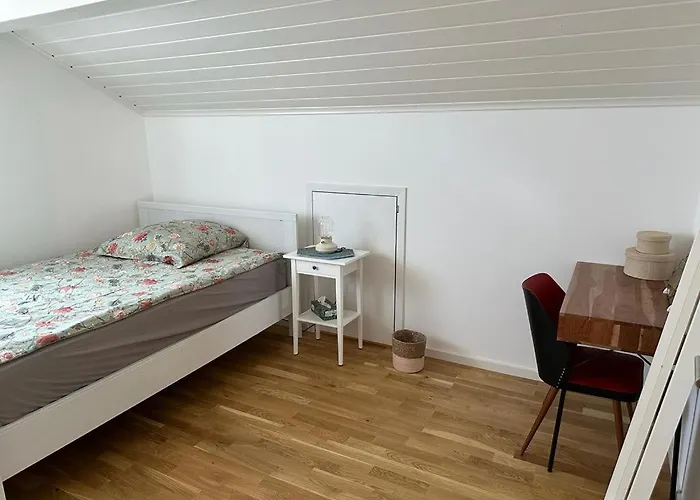90m2 Ruhige Und Lichtdurchflutete 3 Duplexwohnung In Altperlach * Münih