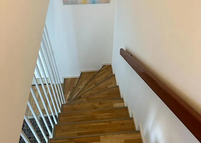 90m2 Ruhige Und Lichtdurchflutete 3 Duplexwohnung In Altperlach Daire Münih