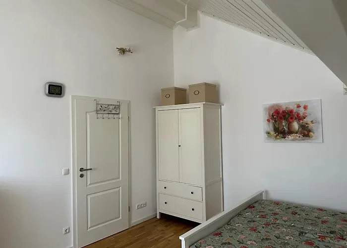 Daire 90m2 Ruhige Und Lichtdurchflutete 3 Duplexwohnung In Altperlach *